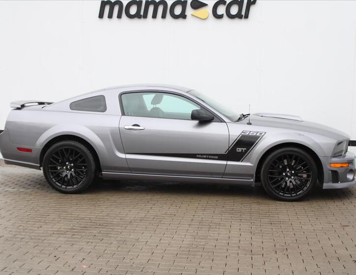 Ford Mustang 8