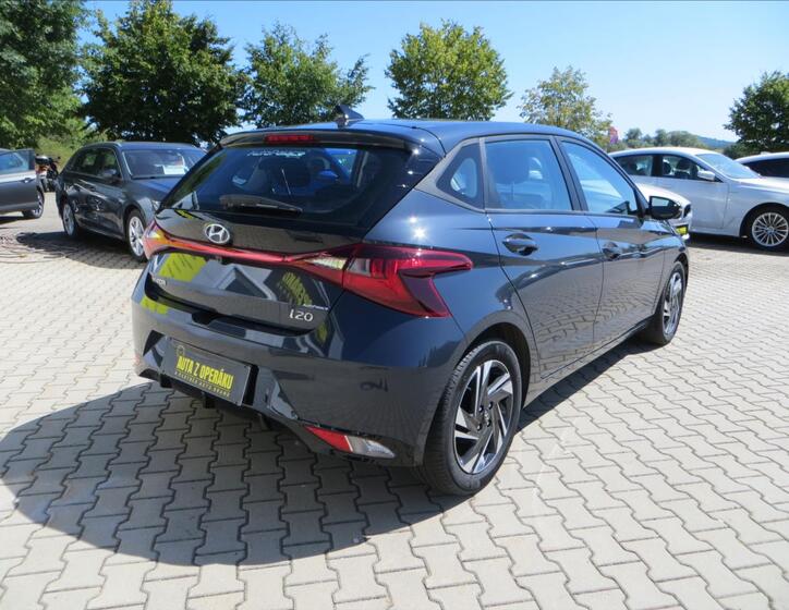 Hyundai i20 8