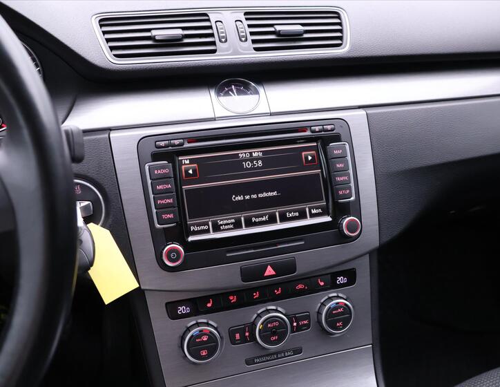 Volkswagen Passat 25