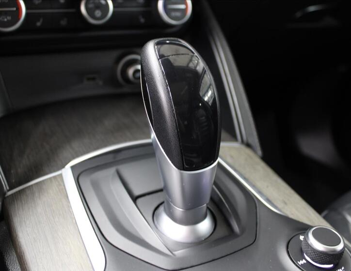 Alfa Romeo Stelvio 28