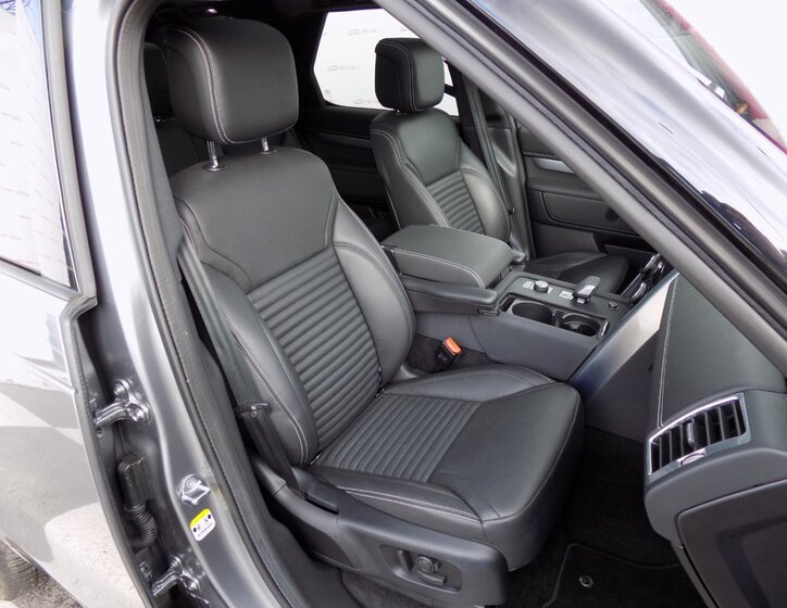 Land Rover Discovery 17