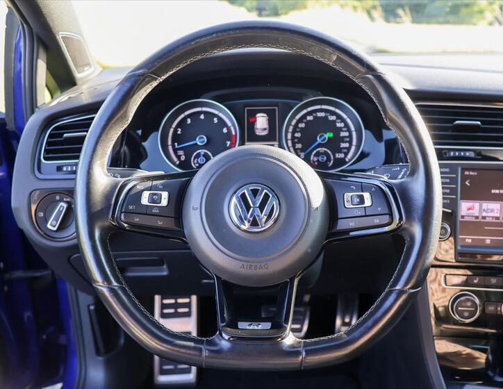 Volkswagen Golf 20