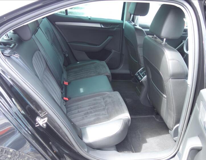 Škoda Superb 16