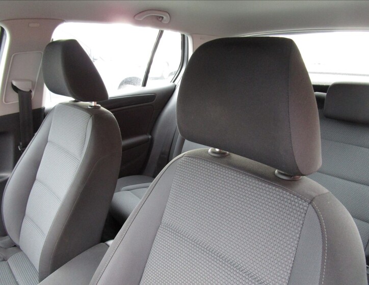 Volkswagen Golf 13