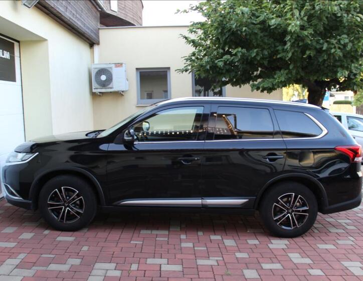 Mitsubishi Outlander 11