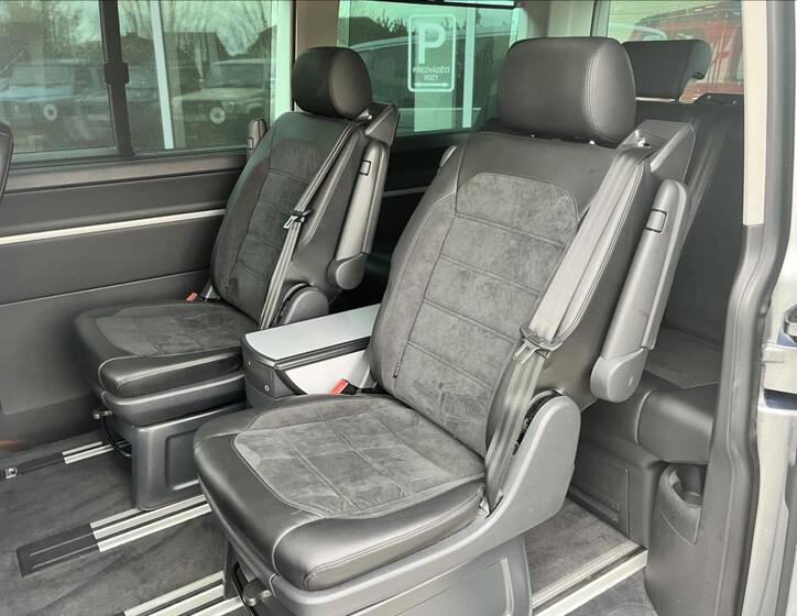 Volkswagen Multivan 11