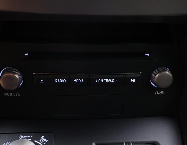 Lexus NX 300h 26