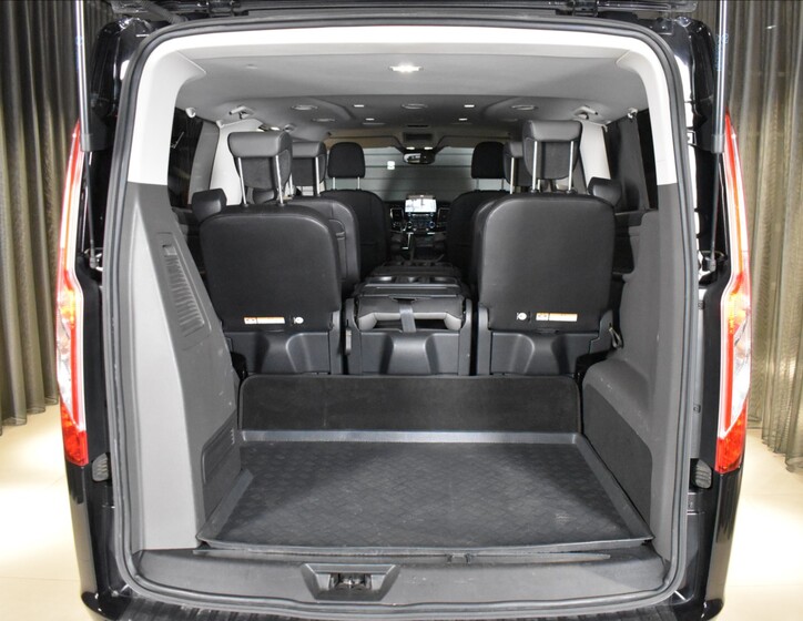 Ford Tourneo Custom 11