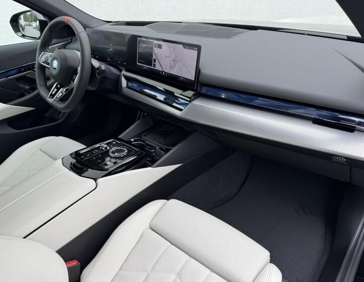 BMW i5 9
