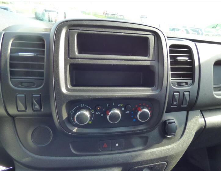 Renault Trafic 15