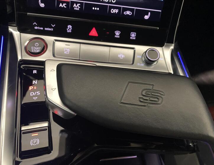 Audi e-tron 18