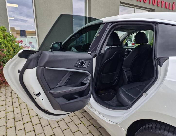 BMW Řada 2 18