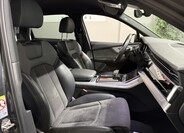 Audi Q7 25