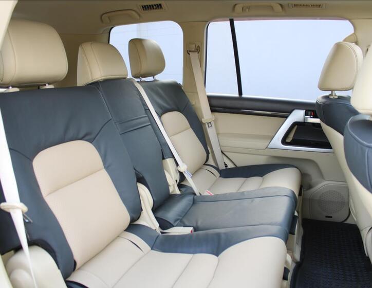 Toyota Land Cruiser 36