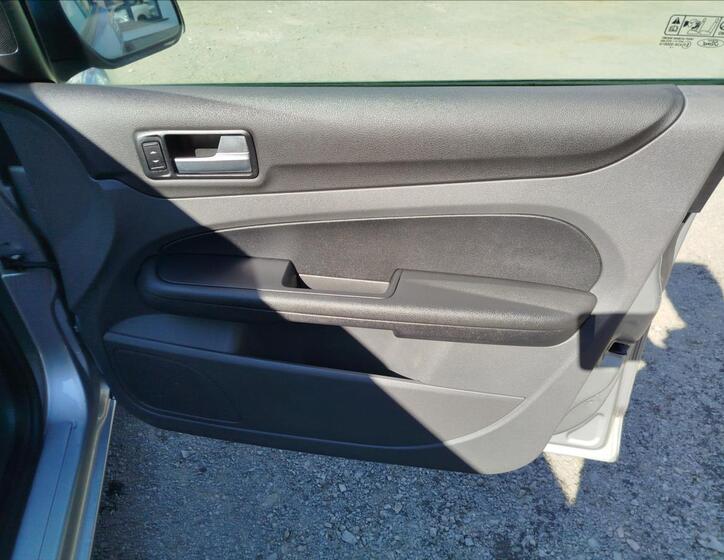 Ford Focus 25