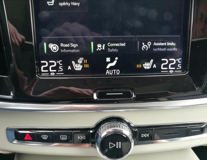 Volvo V90 10