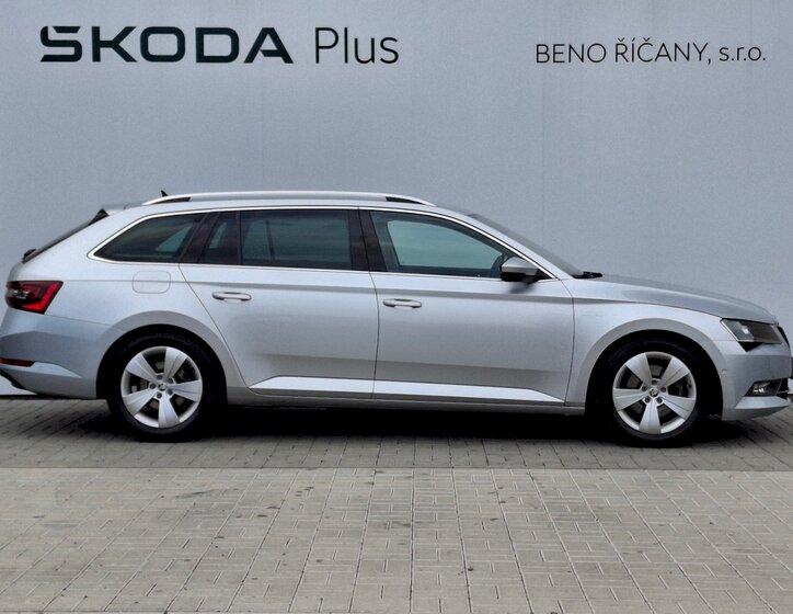Škoda Superb 12