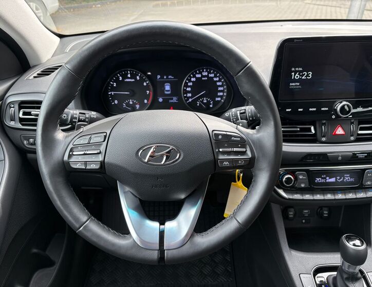 Hyundai i30 25