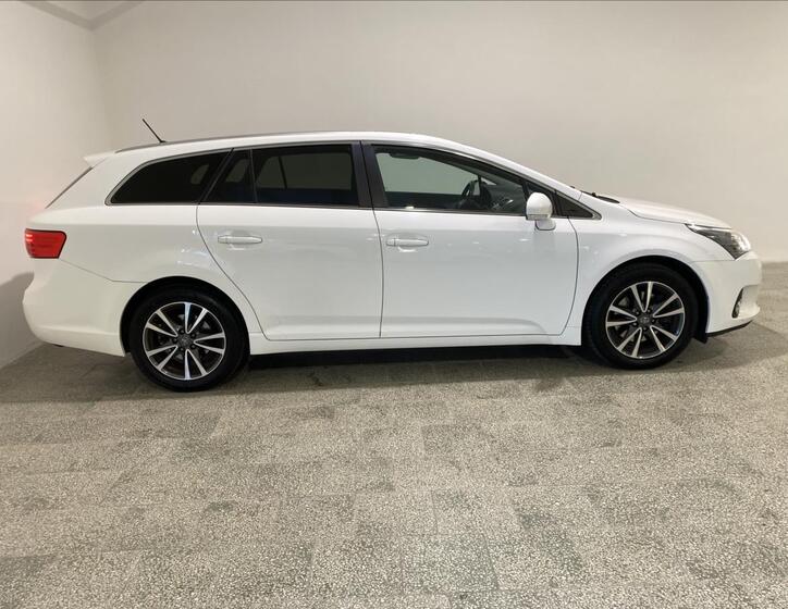Toyota Avensis 20