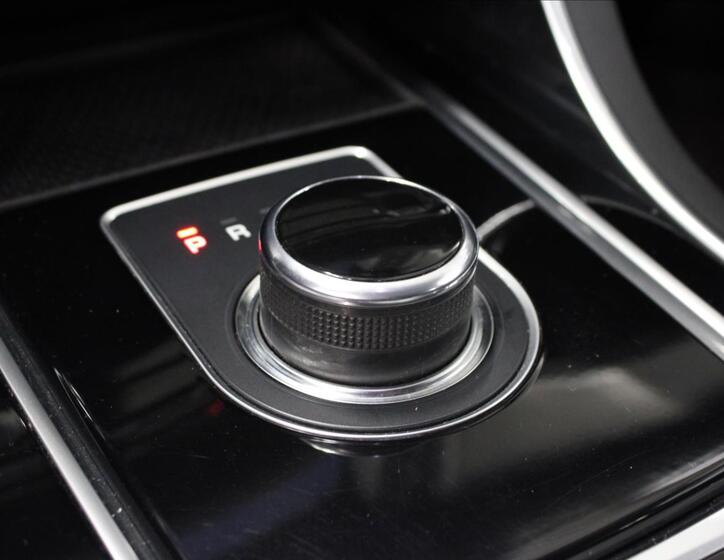 Jaguar XF 28