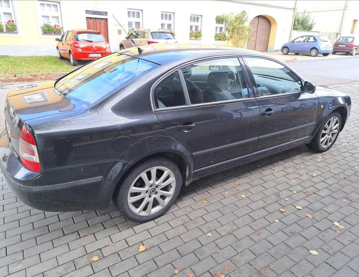 Škoda Superb 13