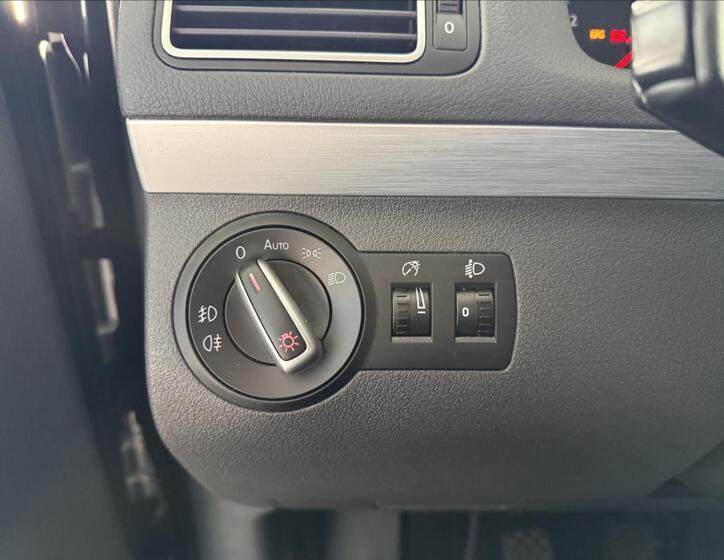 Volkswagen Touran 12