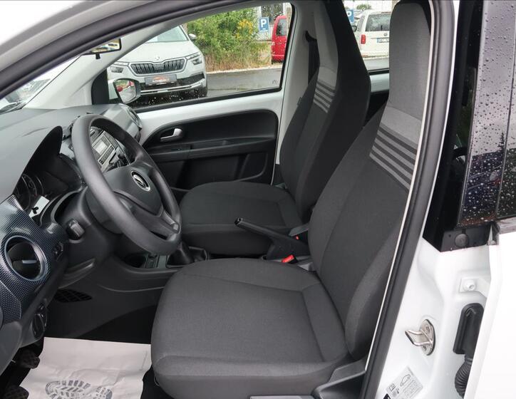Volkswagen up! 12