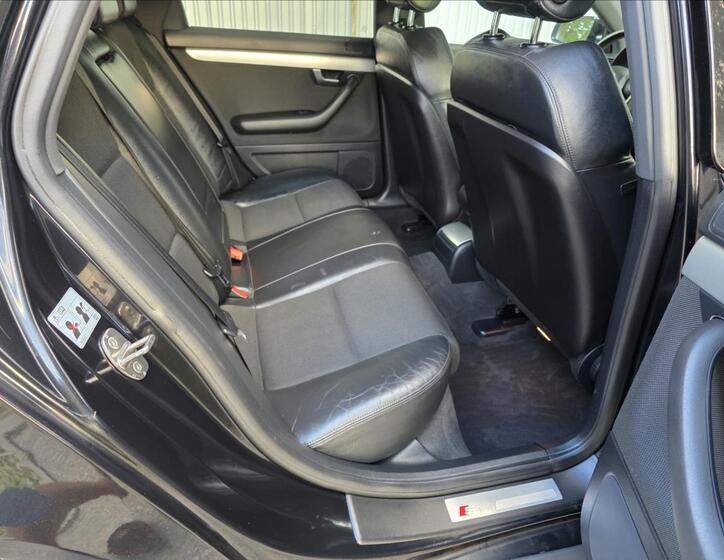 Audi A4 24