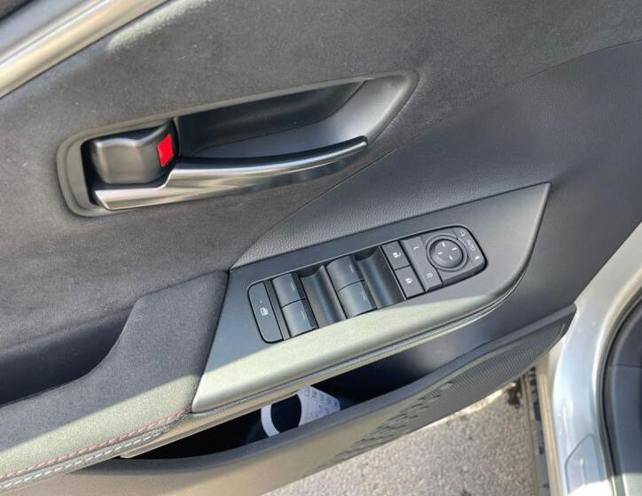 Toyota C-HR 11