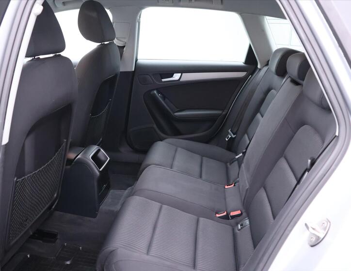 Audi A4 13