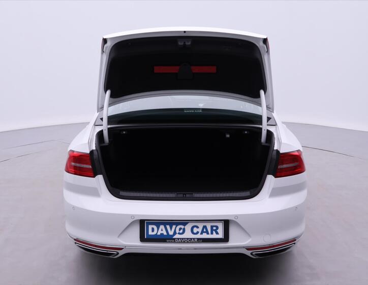 Volkswagen Passat 9