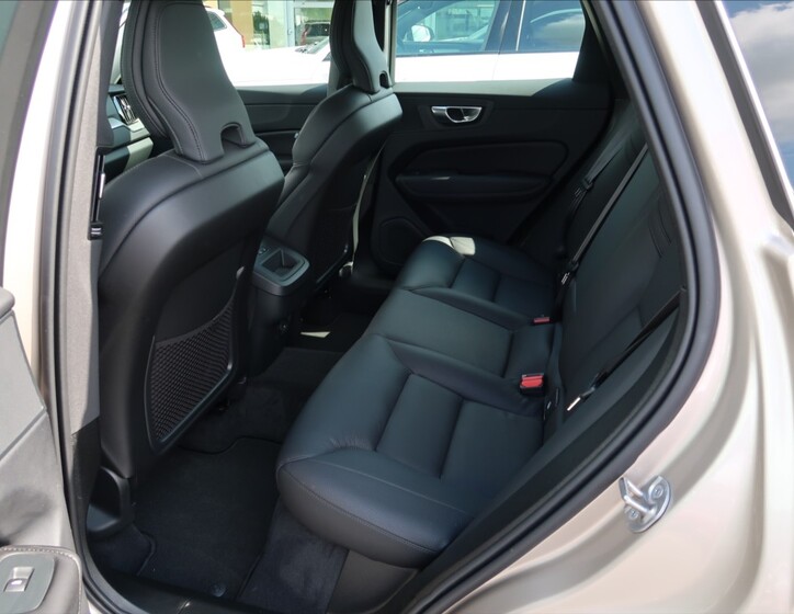 Volvo XC60 9