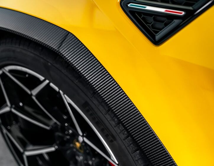 Lamborghini Urus 13