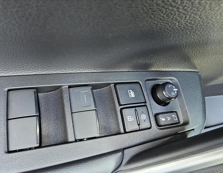 Toyota Corolla Cross 10