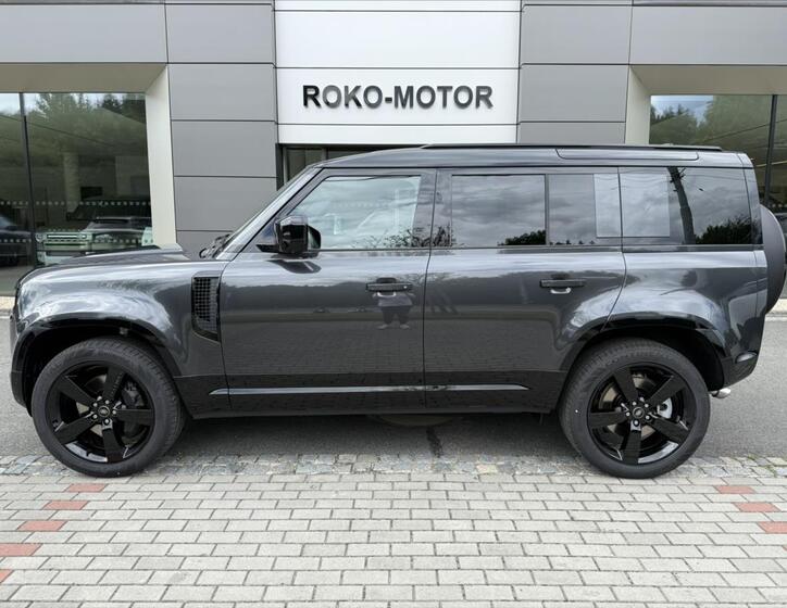 Land Rover Defender 1