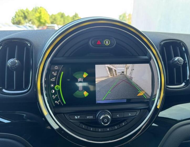 Mini Countryman 11