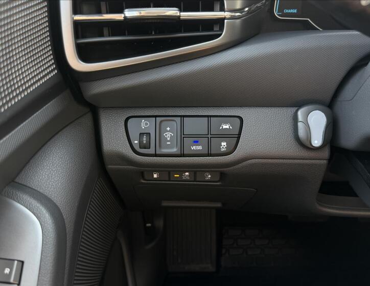 Hyundai IONIQ 21