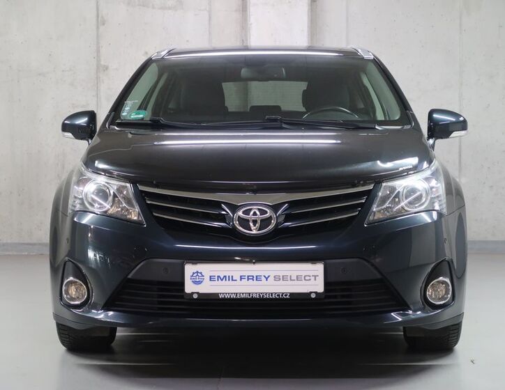 Toyota Avensis 2