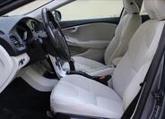 Volvo V40 12