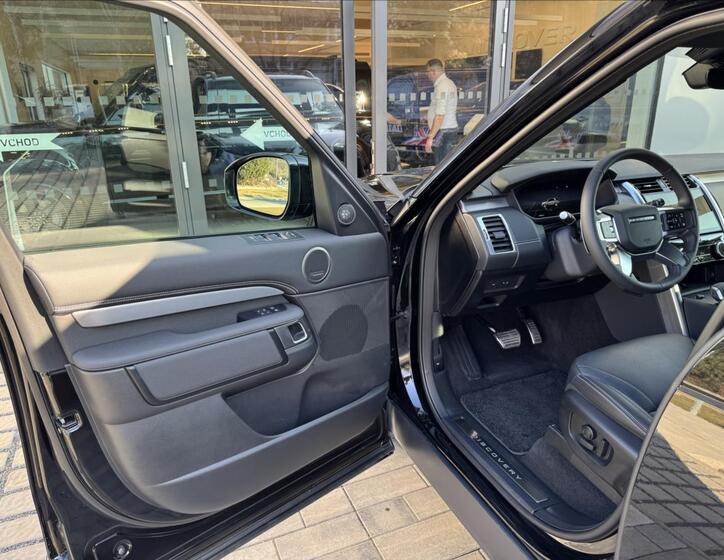 Land Rover Discovery 6