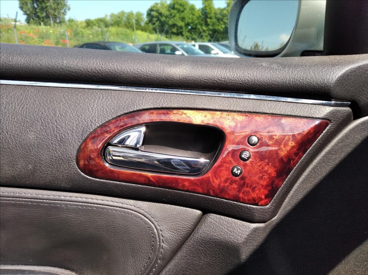 Peugeot 607