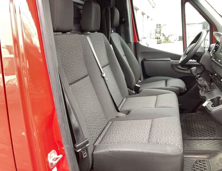 Mercedes-Benz Sprinter 12