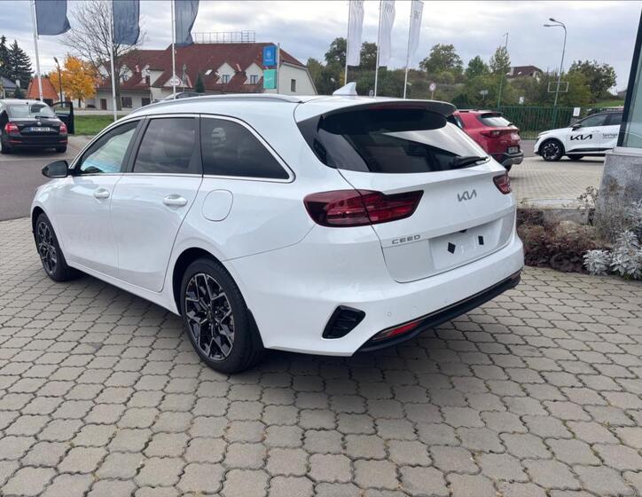 KIA Ceed 4