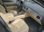 Jaguar XF 16