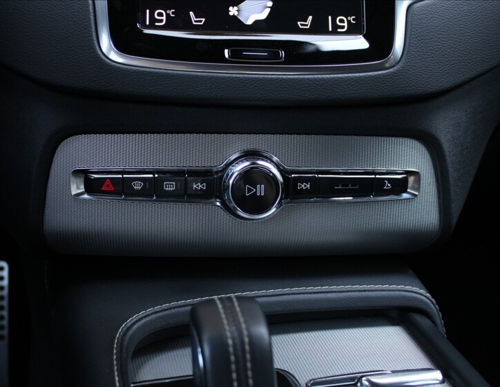 Volvo XC90 16