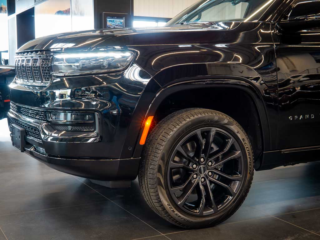 Jeep Grand Wagoneer