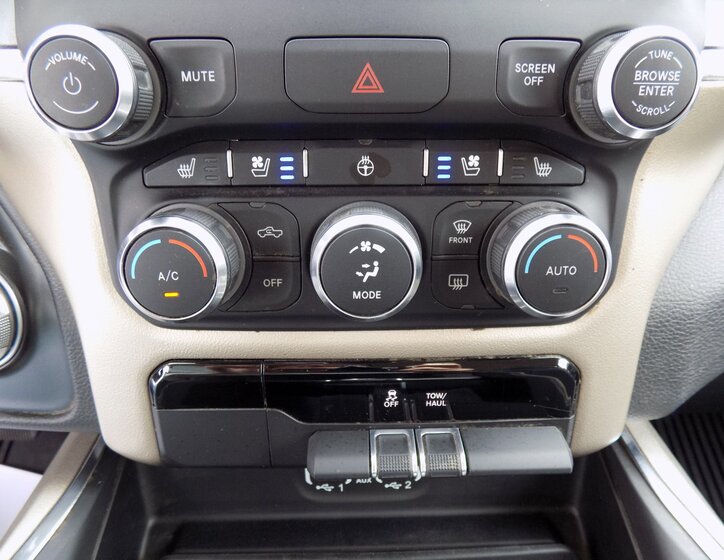 Dodge RAM 1500 32