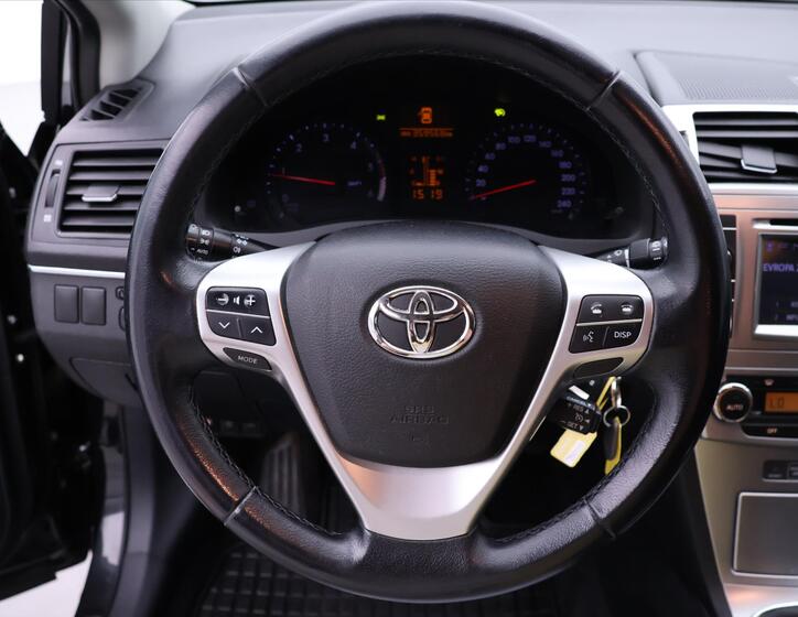 Toyota Avensis 16