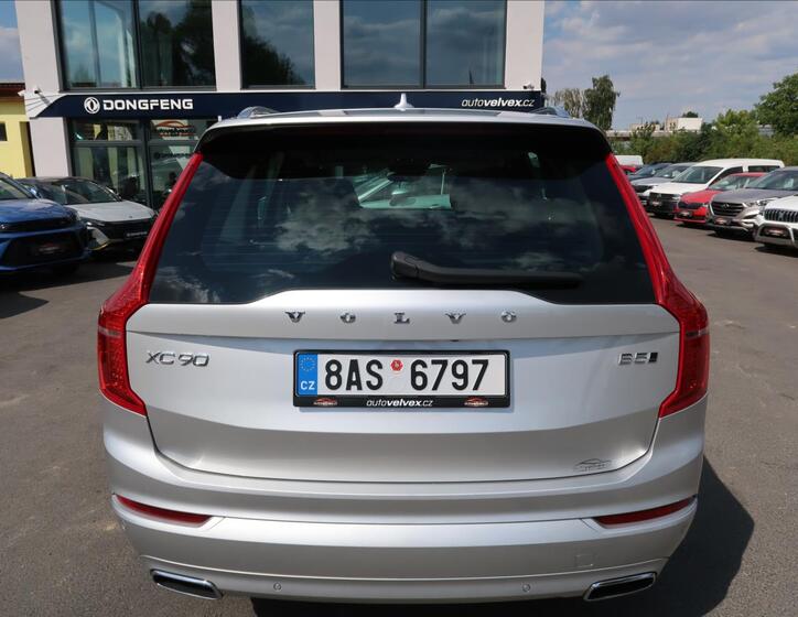 Volvo XC90 8