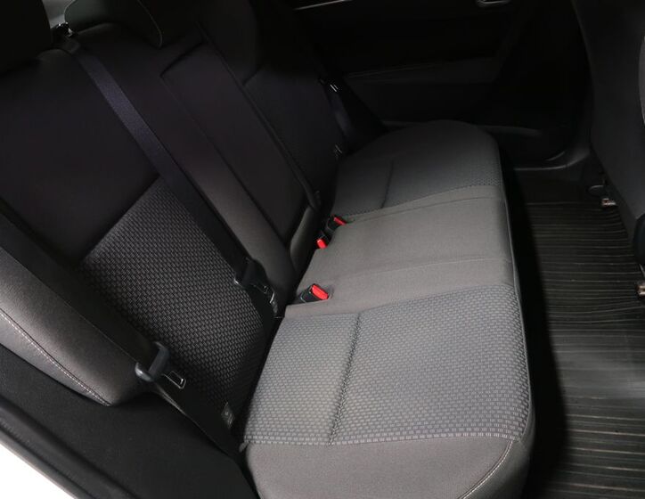 Toyota Corolla 13
